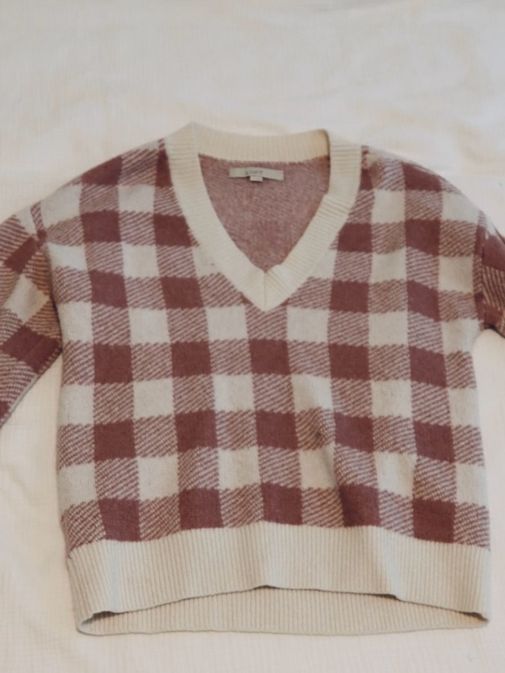 LOFT Women's V-Neck Checked Sweater in Cream and Mauve